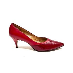 Vintage 1960s cherry red leather pointed toe vamp heels